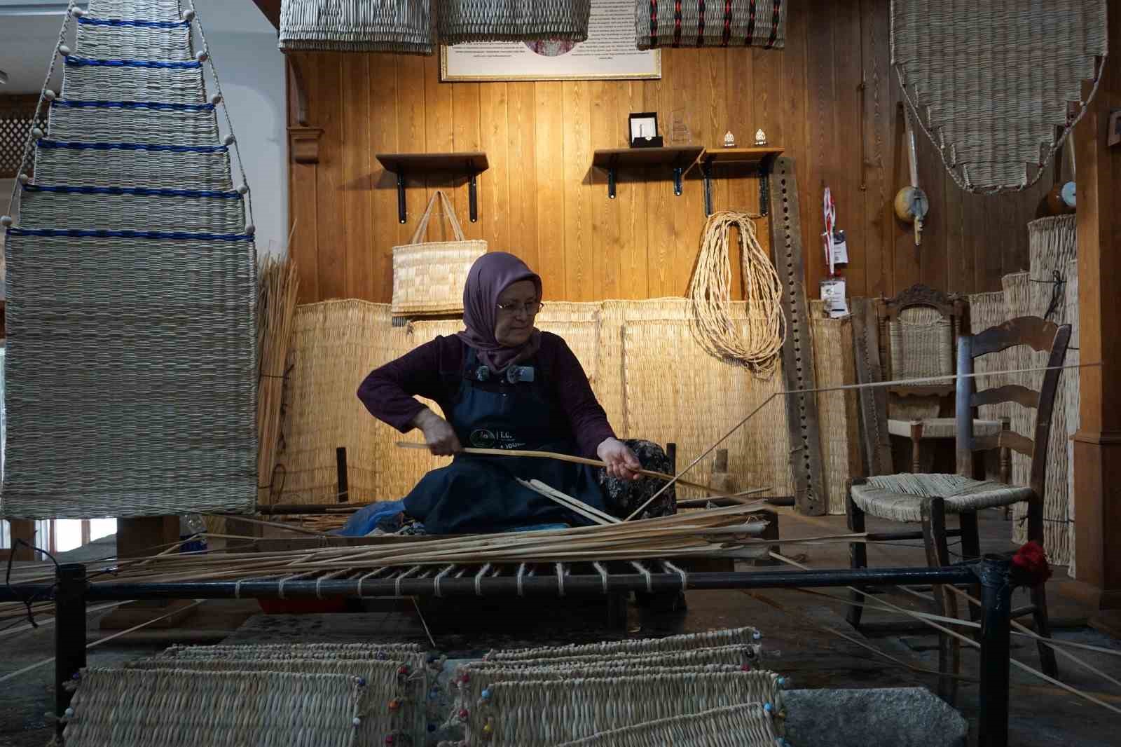 teknolojiye inat hasir dokumaciligi tirede yasatilmaya devam ediyor 7 gNX2Fru2