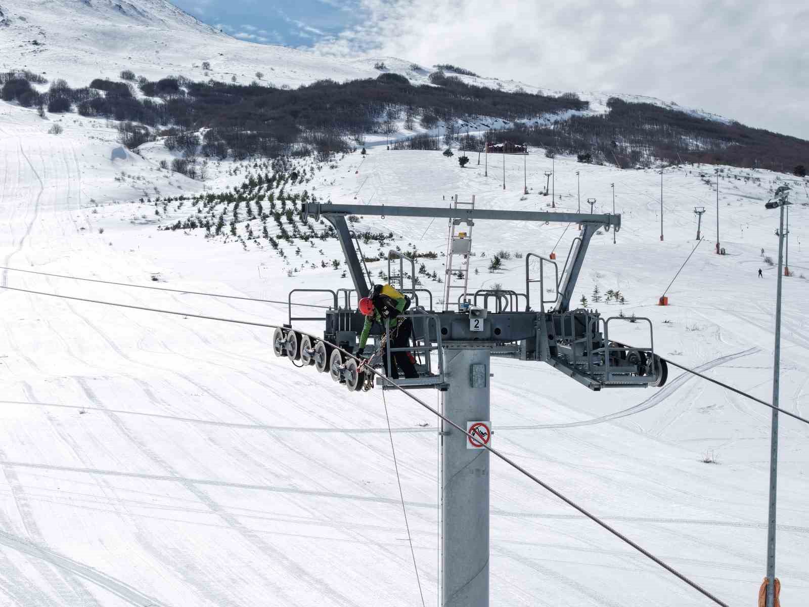 teleferikte mahsur kalanlar basarili bir operasyonla kurtarildi 3 ceZYODNt