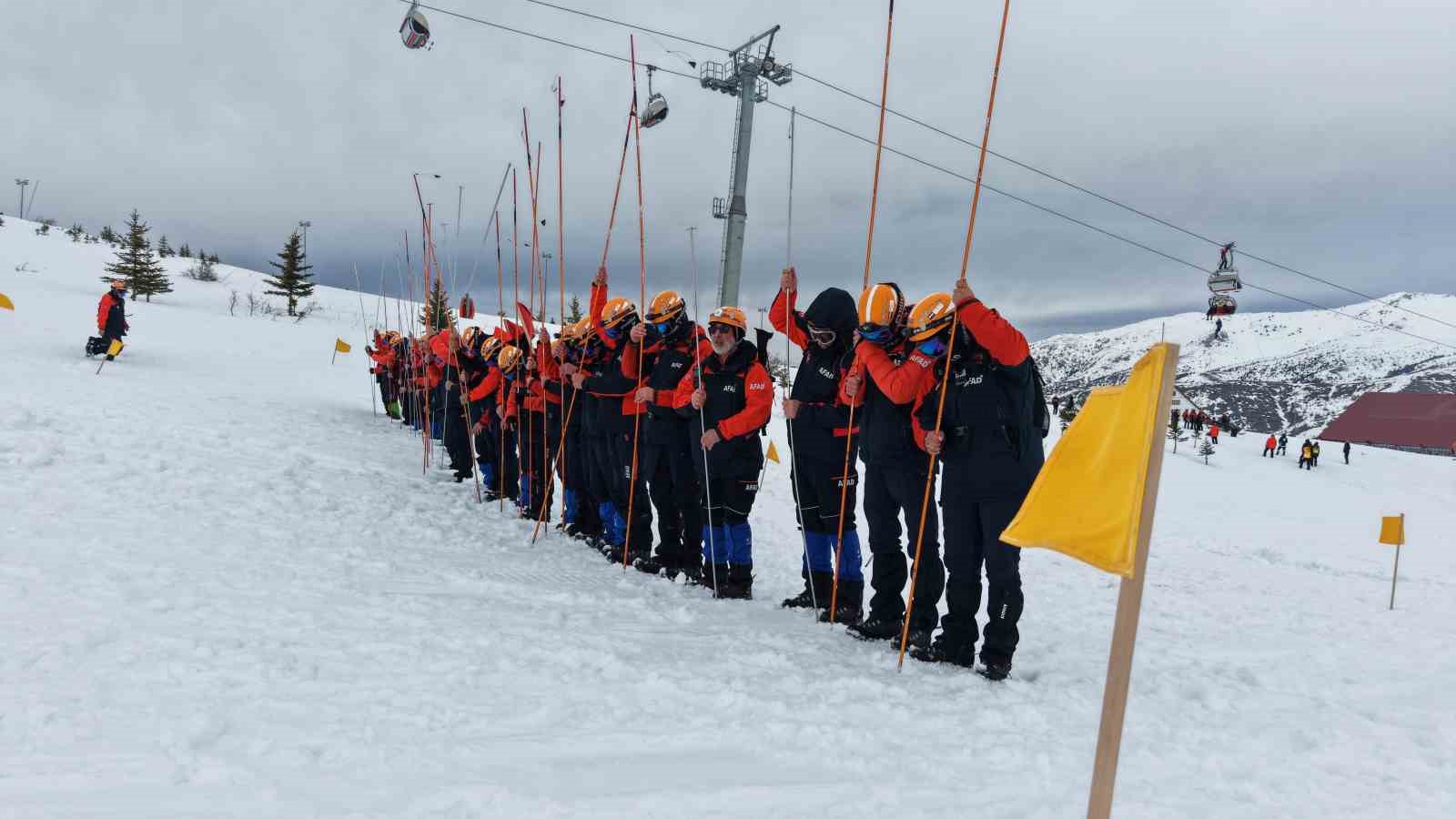 teleferikte mahsur kalanlar basarili bir operasyonla kurtarildi 5 LA82mzNS