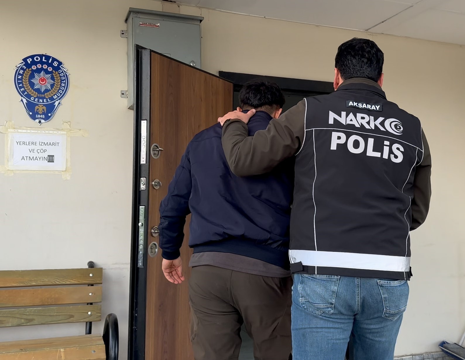 telefon dolandiricisi 55 milyonluk altinla taksisinde yakalandi 1 996zg1su