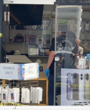 telefoncuya-kurye-kiliginda-gelip-kursun-yagdirdi-1-olu-ccaT7mP8.jpg