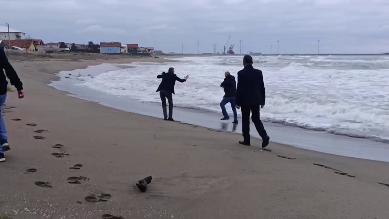 telefonda basladi sahilde bitti cinnet anlarinda film gibi ikna operasyonu 0 dABEZq4v