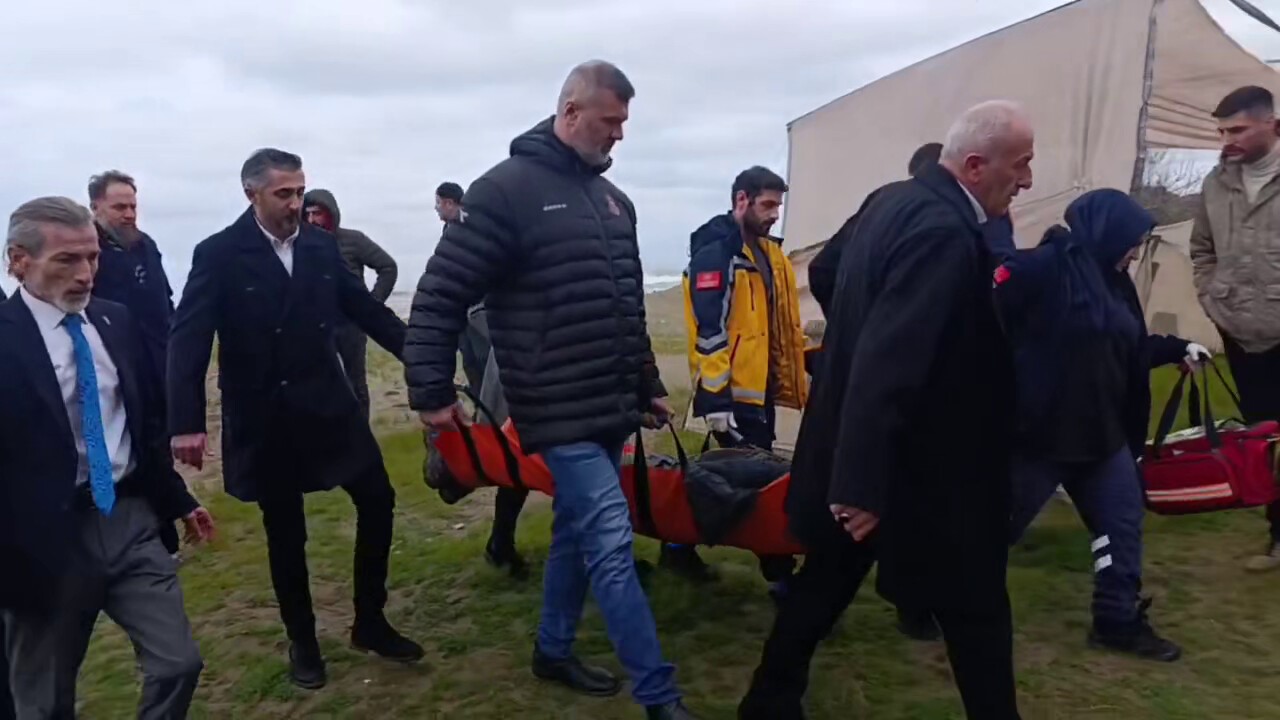 telefonda basladi sahilde bitti cinnet anlarinda film gibi ikna operasyonu 7 4bCnRNHT
