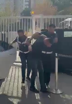 telefonda baslayan kufurlesme cinayetle bitti 0 zU5JufKg