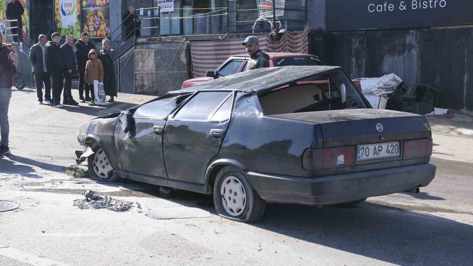 telefonla ugrasirken takla atan otomobilden yara almadan kurtuldu 1 uYX2cIwy