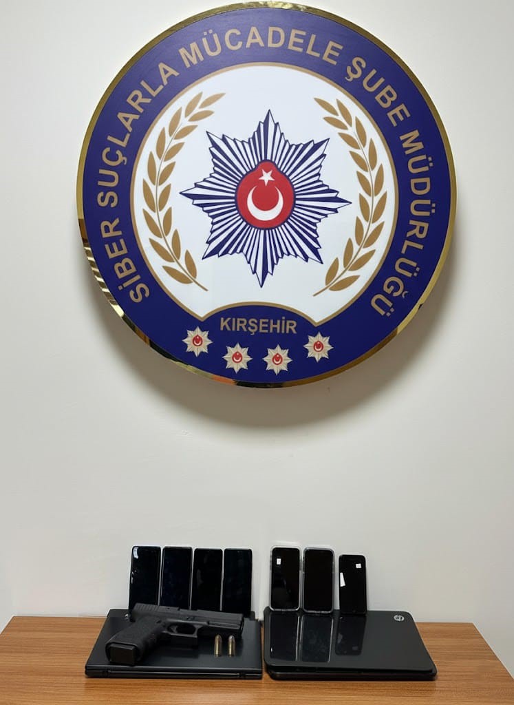 telefonlara yukledikleri zararli yazilimlarla vatandaslarin hesaplarini bosaltanlar yakalandi 2 bpCZIkbq