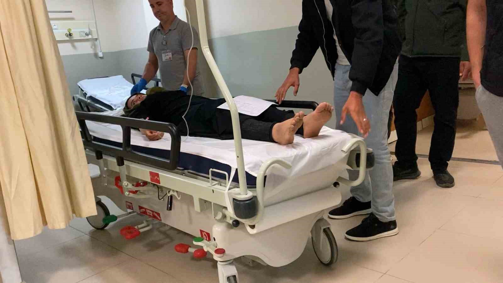 telefonunu sarj takarken akima kapildi 1 LWIrfpa8