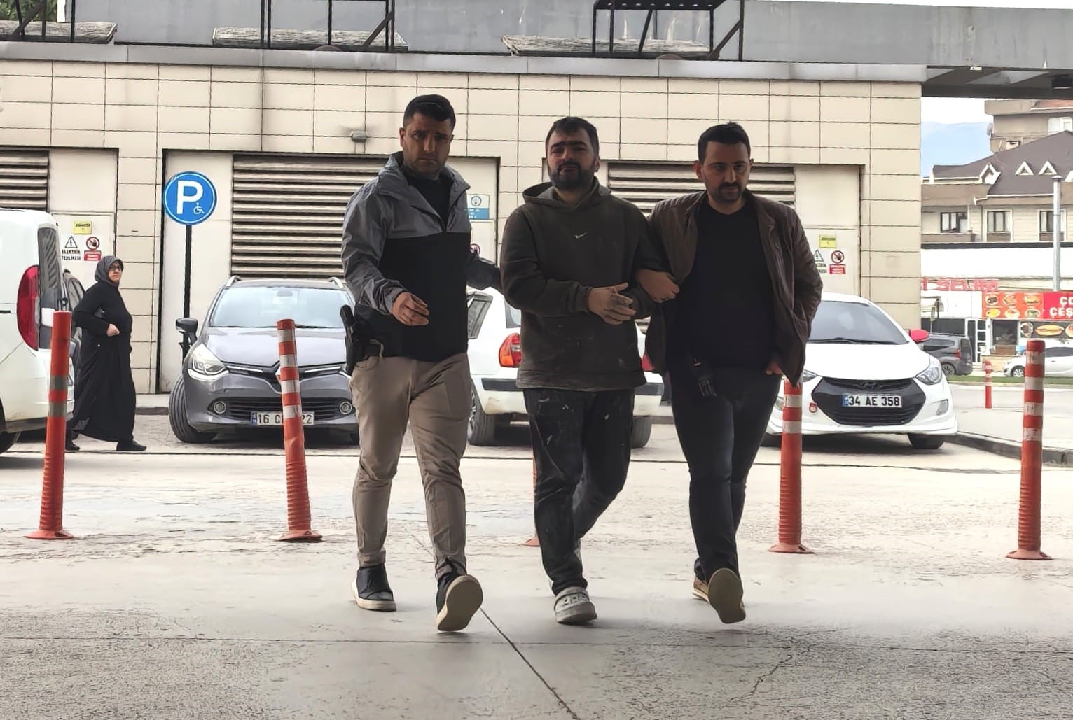 tellerden kacmisti yine yakalandi 1 WPCa31Ss