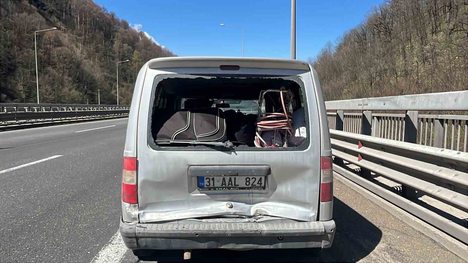 tem otoyolunda 5 aracin karistigi zincirleme kaza 5 yarali 6 QzKDSjUN