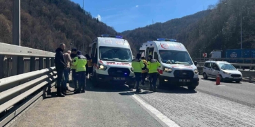tem-otoyolunda-5-aracin-karistigi-zincirleme-kaza-5-yarali-rYIcpEhv.jpg