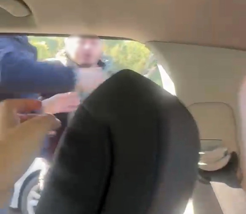 tem otoyolunda ailenin yolunu kesip dehset sacan surucuye ceza yagdi 180 bin tl ceza uFzLJETY