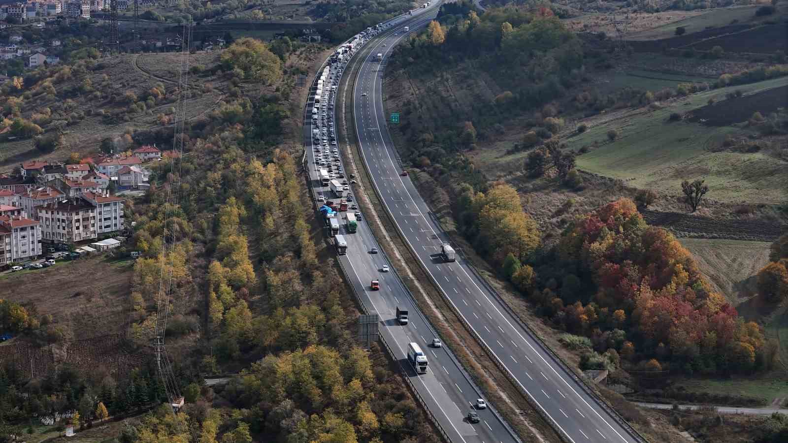 tem otoyolunda iki tir carpisti 1 yarali 4 cqRKRGWK