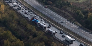 tem-otoyolunda-iki-tir-carpisti-1-yarali-kYC2KeHi.jpg