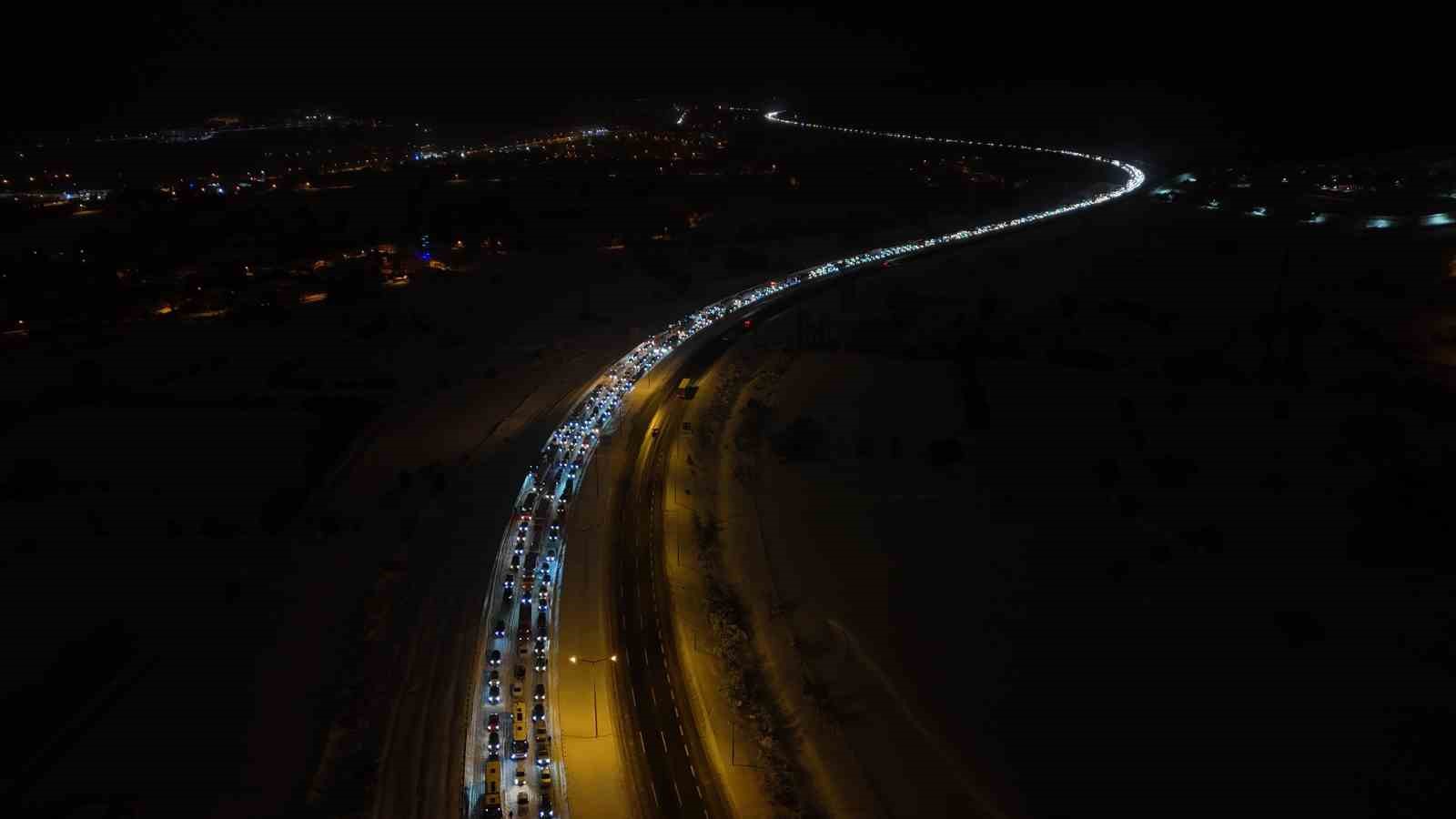 tem otoyolunun bolu gecisi 7 saat sonra ulasima acildi 7