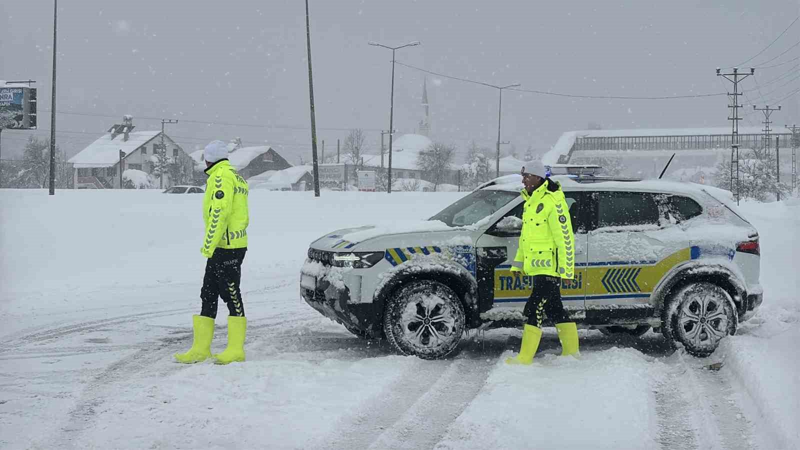 tem ve d 100un bolu gecisi agir tasit trafigine kapatildi 3 1jIcBeh7