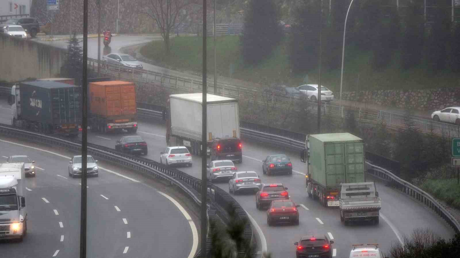 temde bayram yogunlugu basladi trafik akici seyrediyor 0 PUvavz9J