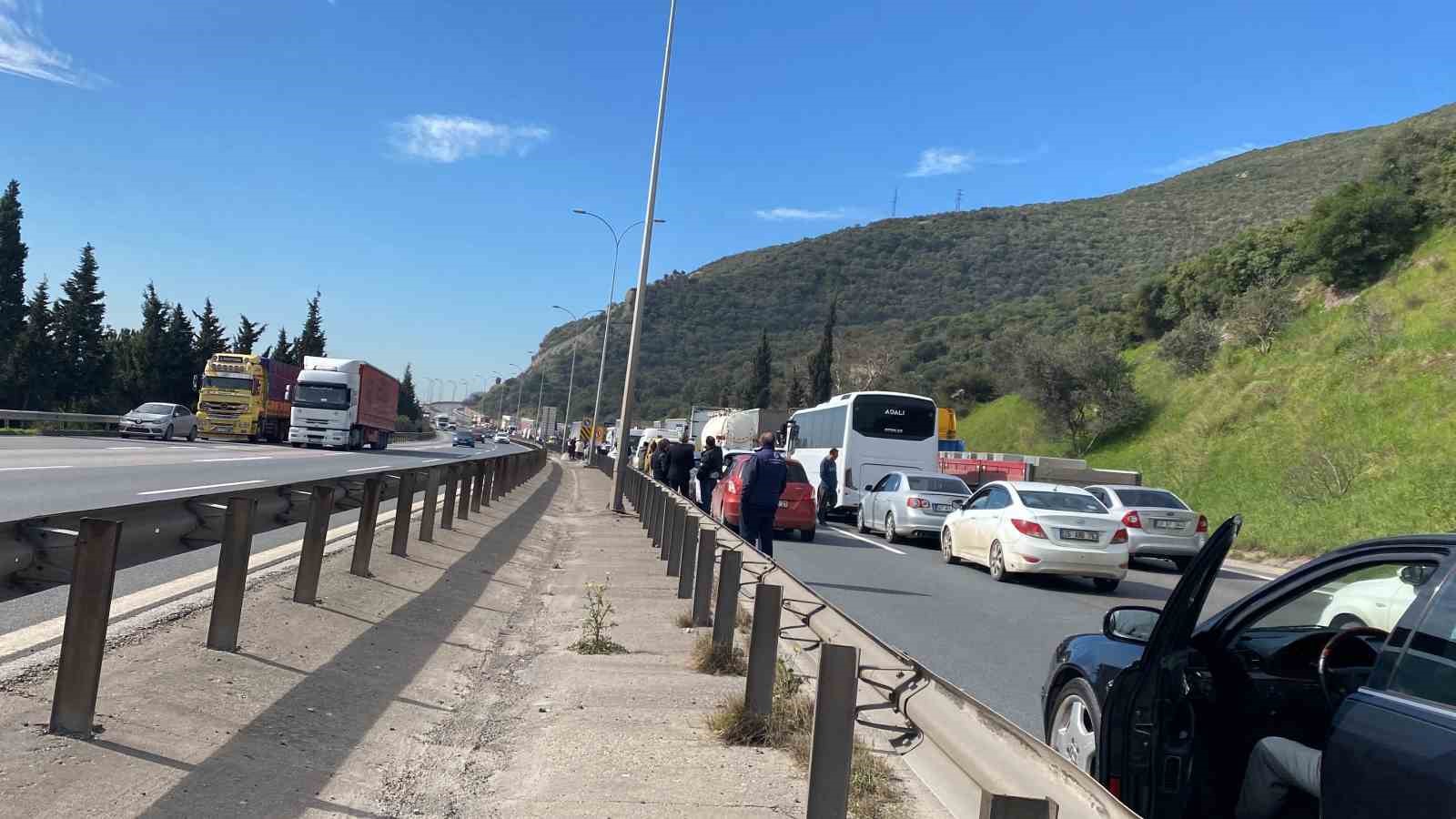 temde iki tir kazaya karisti trafik felc oldu 2 7LDH7RF3