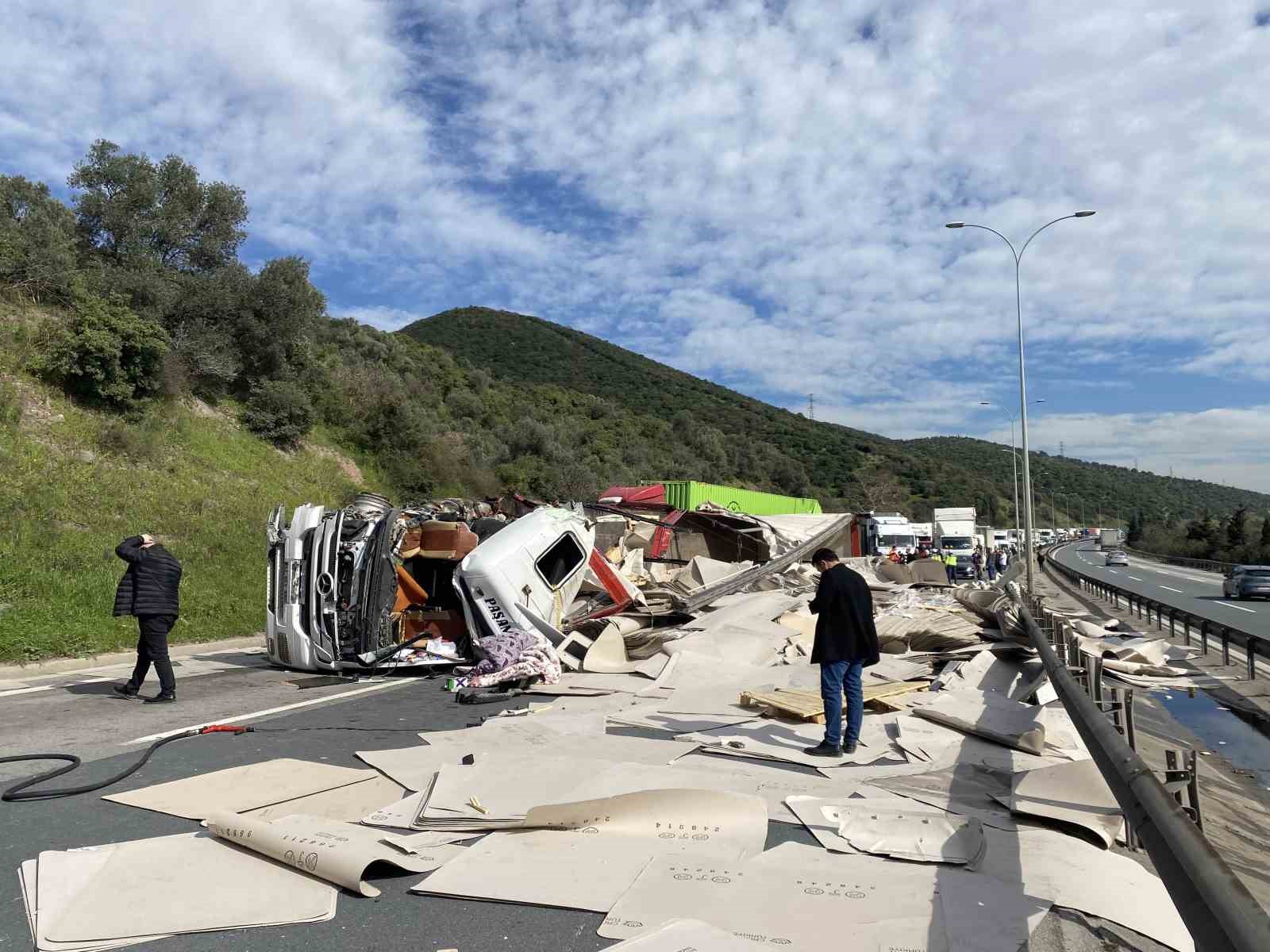 temde iki tir kazaya karisti trafik felc oldu 3 pafqKIBd