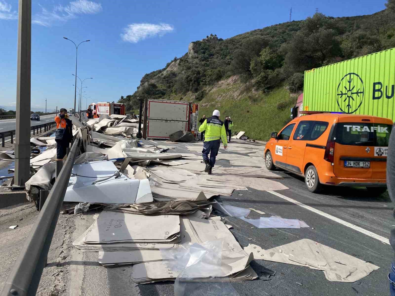 temde iki tir kazaya karisti trafik felc oldu 7 JRkdC1DA