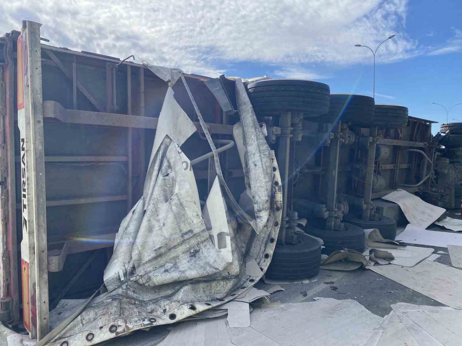 temde iki tir kazaya karisti trafik felc oldu 8 huyQ3VDh