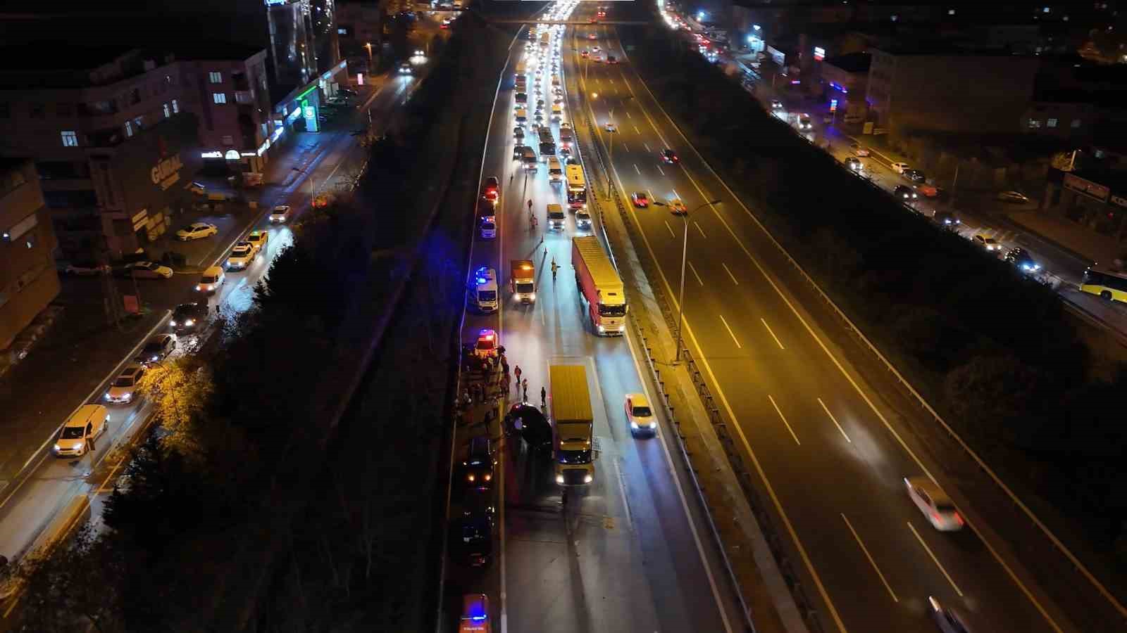 temde kacan surucunun neden oldugu zincirleme kaza 2 yarali 4 Oq36MWnb