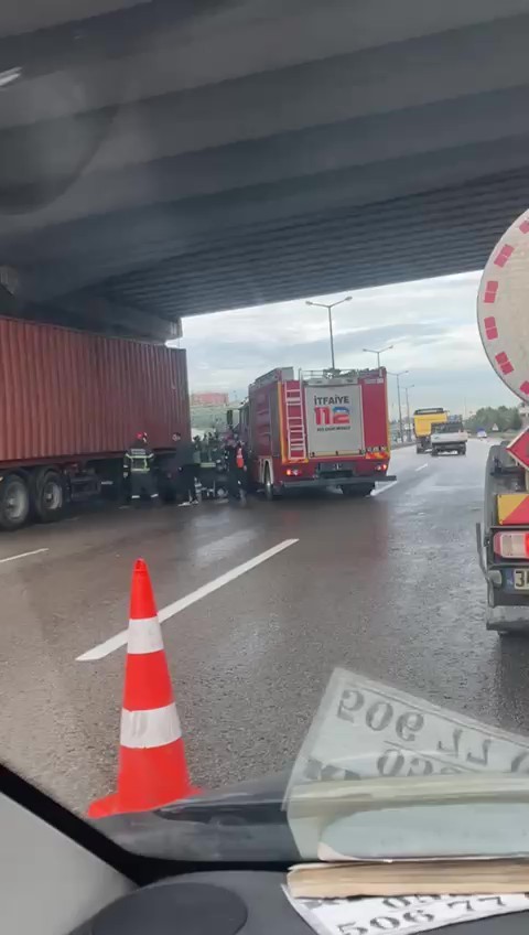 temde korkunc kaza kendi kullandigi tirin altinda can verdi 4 6eKWZEtQ