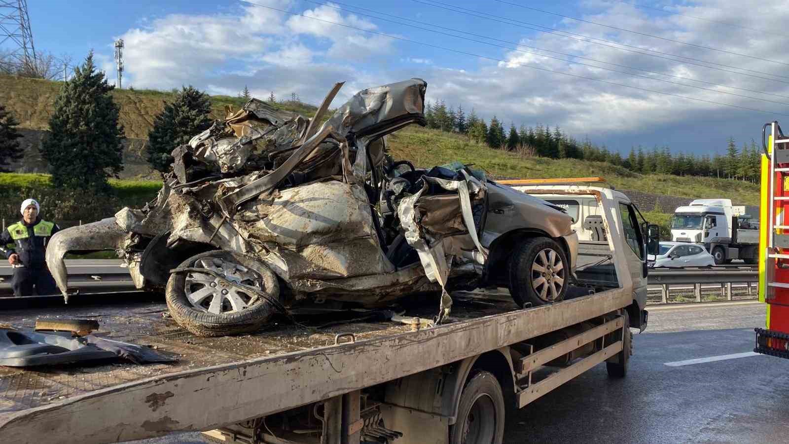 temde otomobil devrilen tir dorsesinin altinda kaldi kari koca hayatini kaybetti 4 262eSmhR