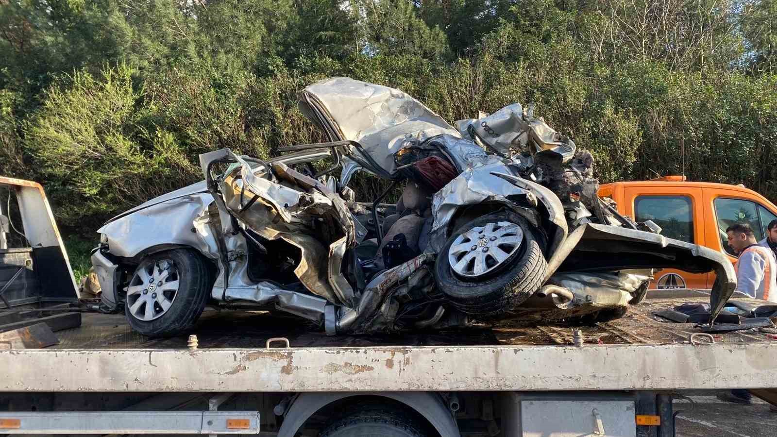 temde otomobil devrilen tir dorsesinin altinda kaldi kari koca hayatini kaybetti 5 G4XGVKI1