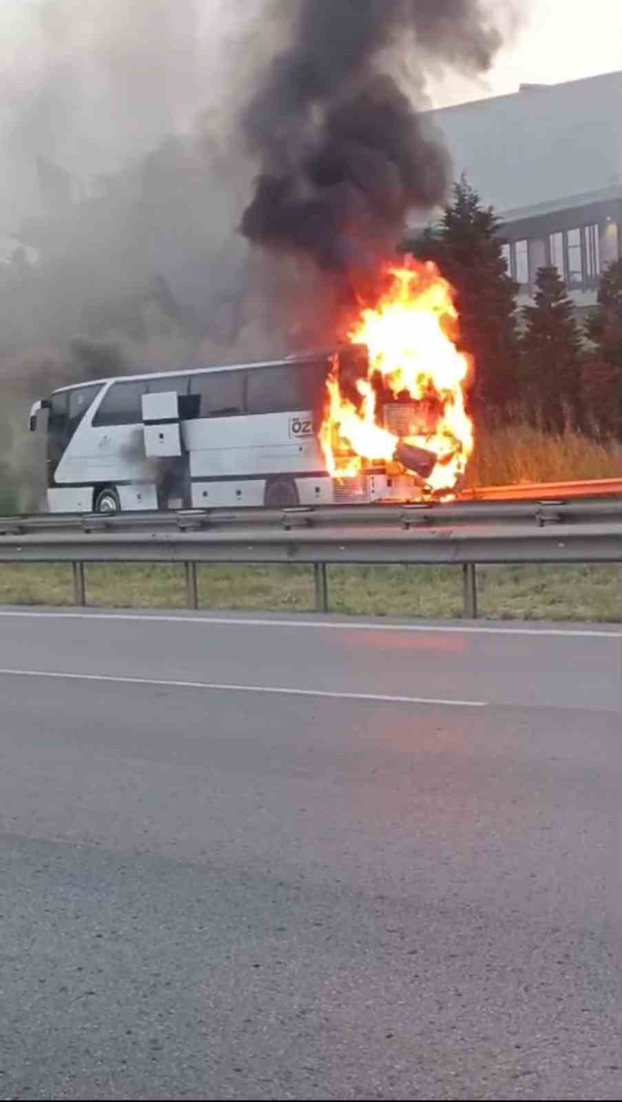 temde yolcu otobusu alev alev yandi 2 uNqzm6Yi