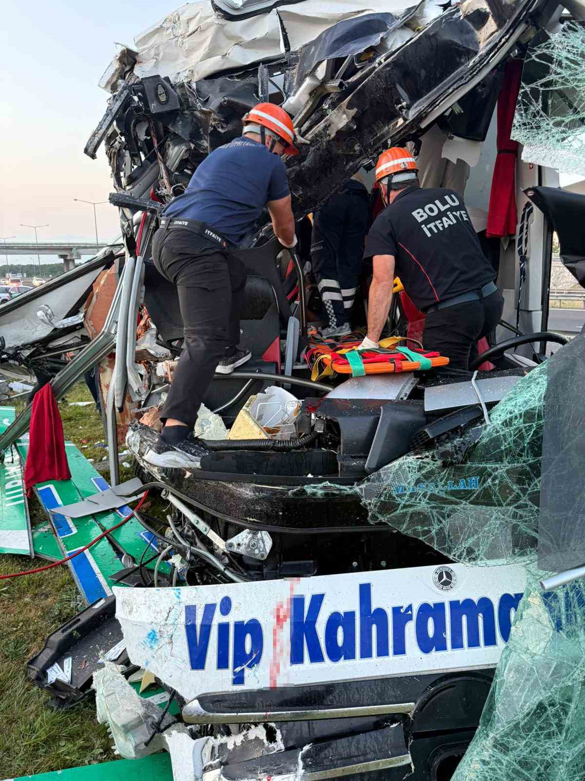 temde yolcu otobusu ortaligi savas alanina cevirdi 15 yarali 1 TSc7M3Vv