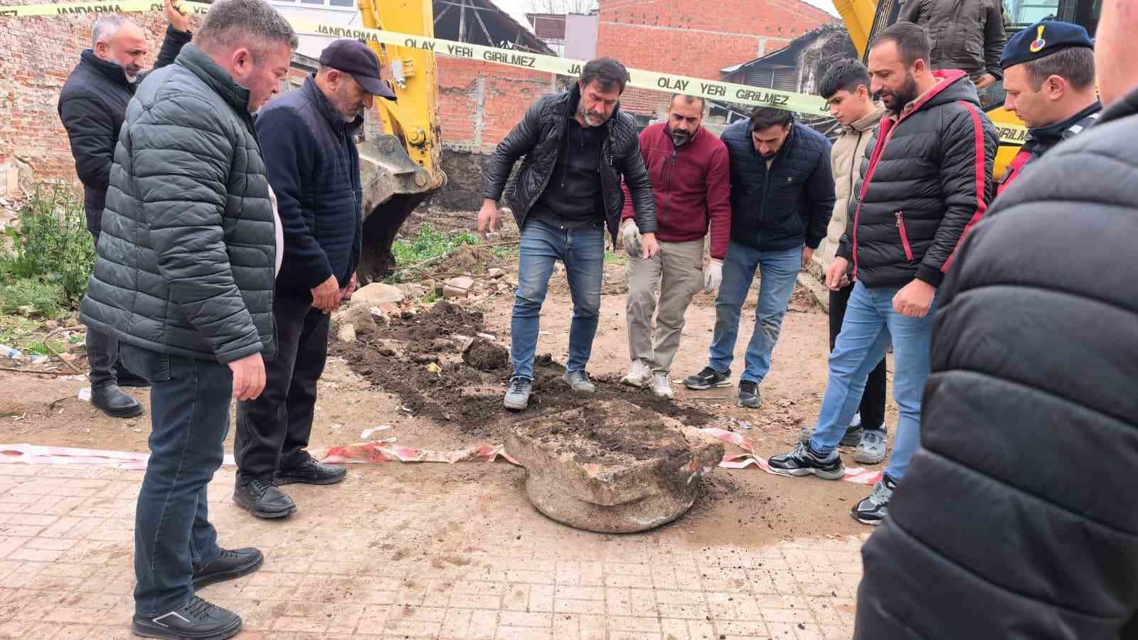 temel icin kazilan yerden tarihi mezar kalintilari cikti 2 L8hAIOSC