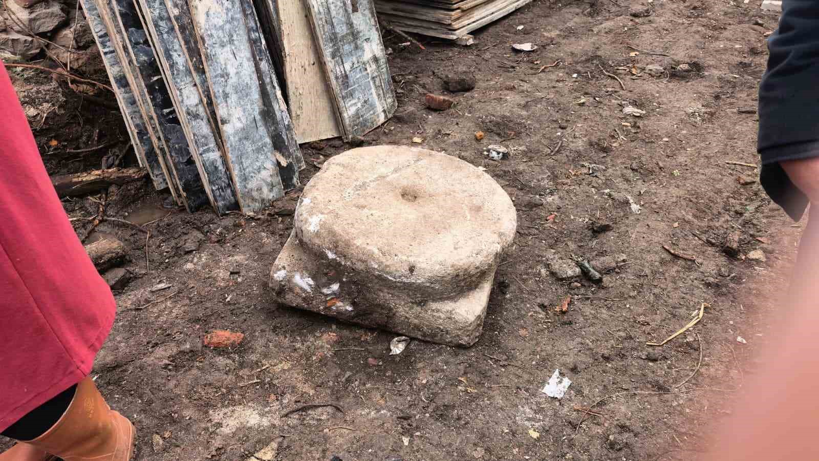 temel icin kazilan yerden tarihi mezar kalintilari cikti 5 QPJ5Bu58