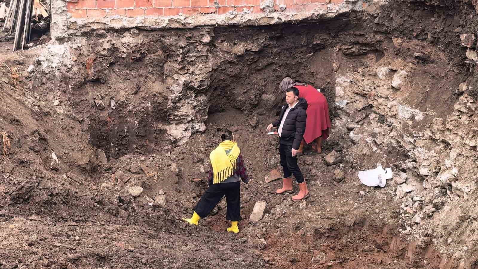temel icin kazilan yerden tarihi mezar kalintilari cikti 7 ApTkVJyE