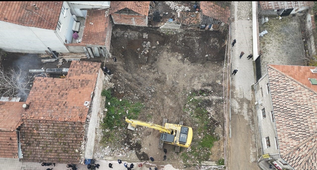 temel icin kazilan yerden tarihi mezar kalintilari cikti 9 ShGRMnWS