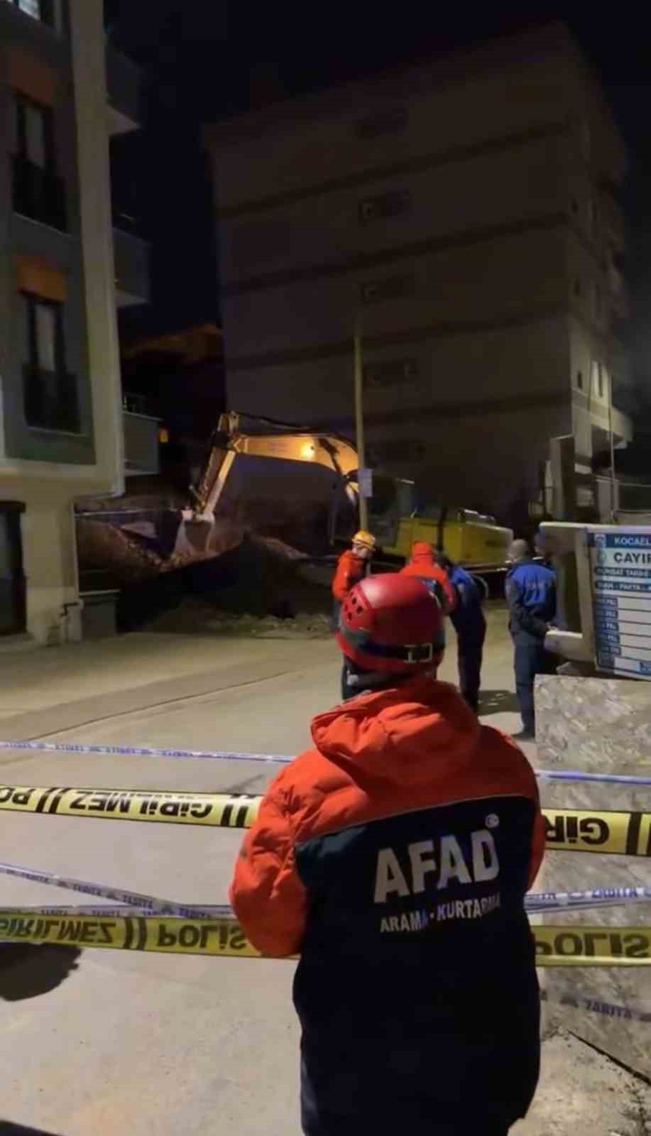 temel kazisinda toprak kaydi catirdama sesleri gelen 5 katli bina bosaltildi 0 6ht6Pu5G