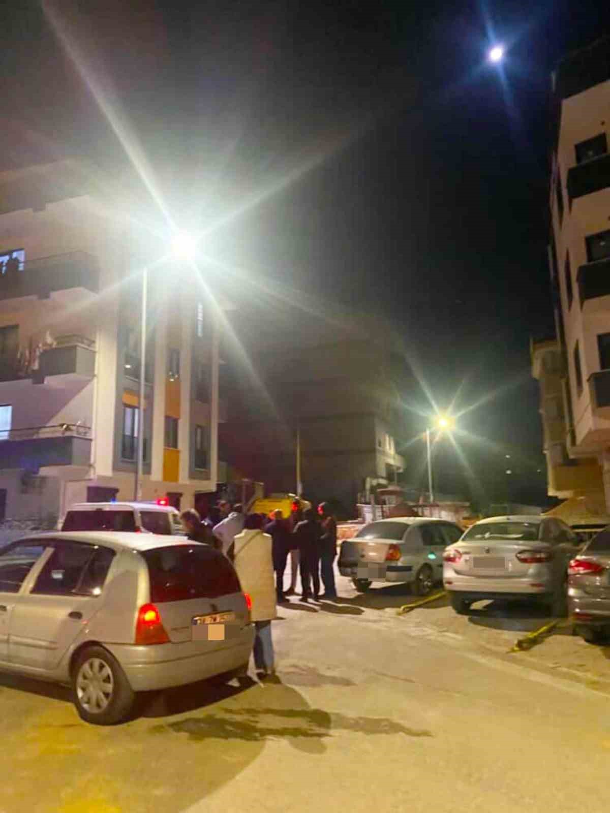 temel kazisinda toprak kaydi catirdama sesleri gelen 5 katli bina bosaltildi 1 MD4esySU