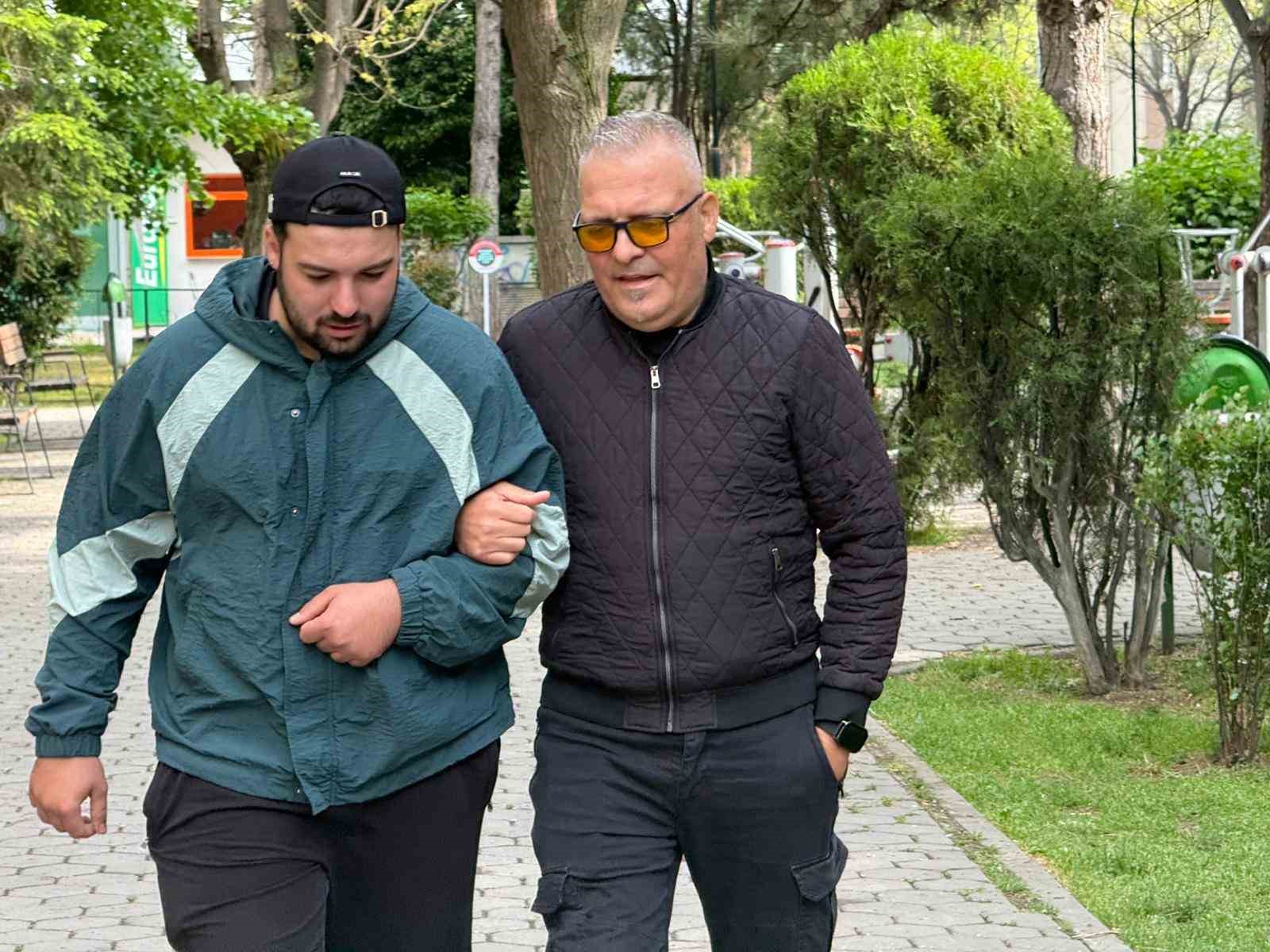 Temizlediği aracında 2 saat uyudu ölümden döndü, yüzde 90 görme kaybı yaşadı 7 temizledigi aracinda 2 saat uyudu olumden dondu yuzde 90 gorme kaybi yasadi 3 NLFBNUWf