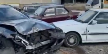 temizlenmesi-icin-birakilan-luks-otomobili-izinsiz-alip-3-araca-carpti-1-yarali-MqB4cDf3.jpg