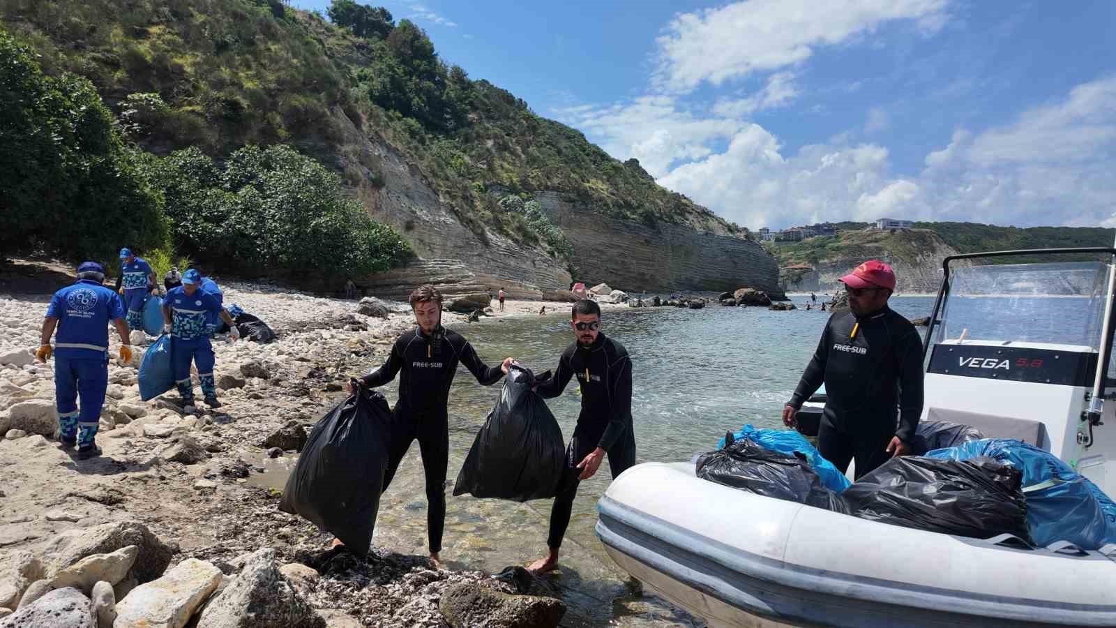 temizlik sorumlulugu ibbde olan karaburun sahili temizlenmeyince arnavutkoy belediyesi harekete gecti 2 ML8szLRz
