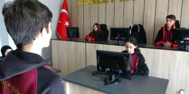 temsili-durusma-salonunda-meslek-ogreniyorlar-t31LGhSD.jpg