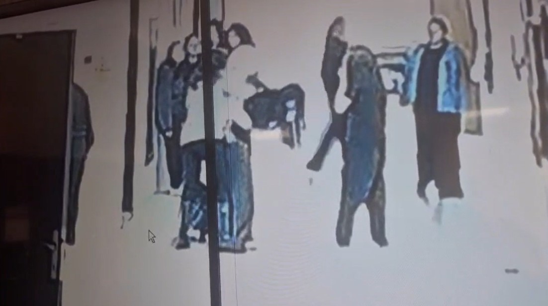 Teneffüste ölümle burun buruna gelen öğrenciyi öğretmenleri hayata döndürdü 5 teneffuste olumle burun buruna gelen ogrenciyi ogretmenleri hayata dondurdu 1