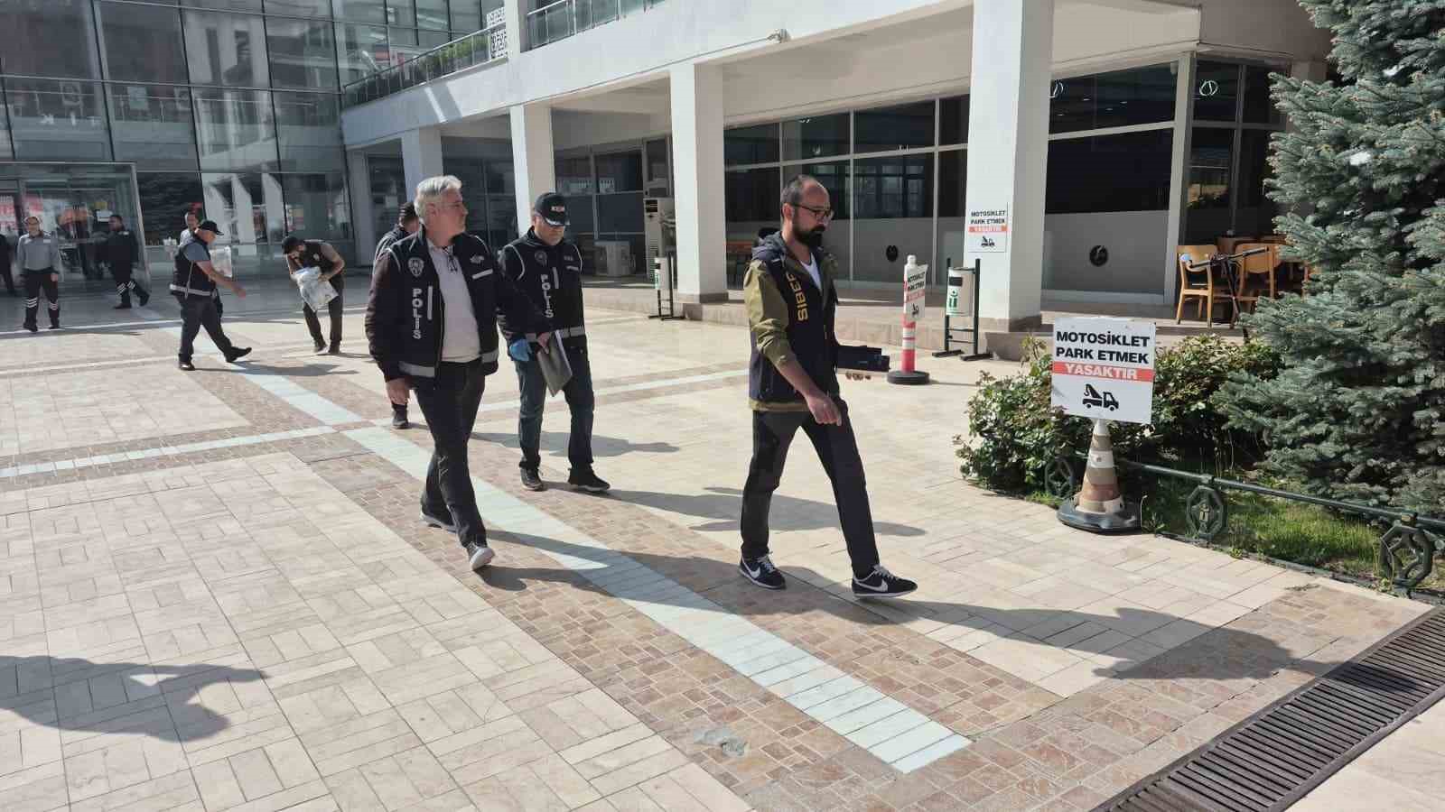 tepebasi belediyesine yolsuzluk operasyonu 2 yCO27SVi