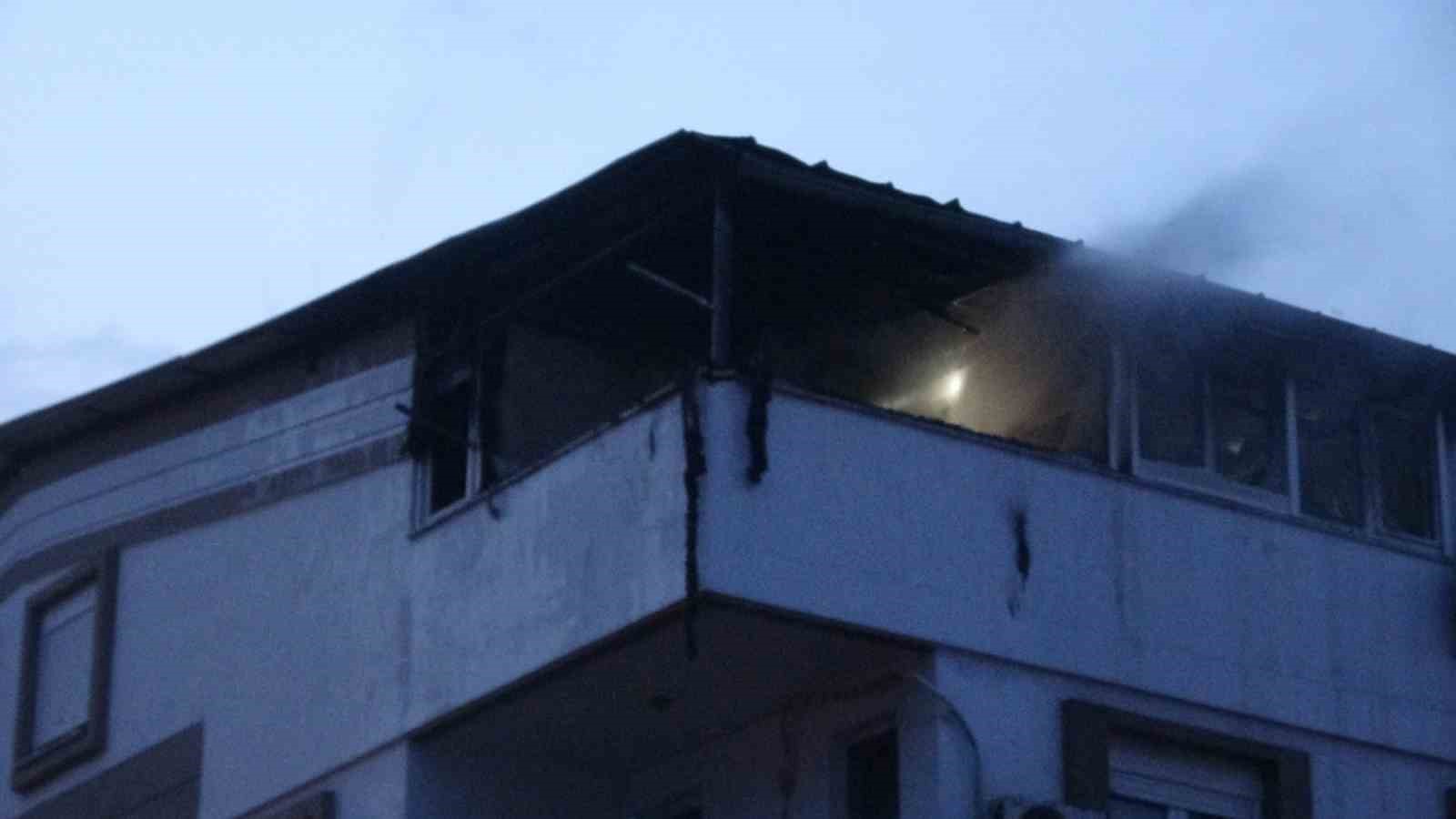teras katinda cikan yangin korkuttu 2 egE9YRRV