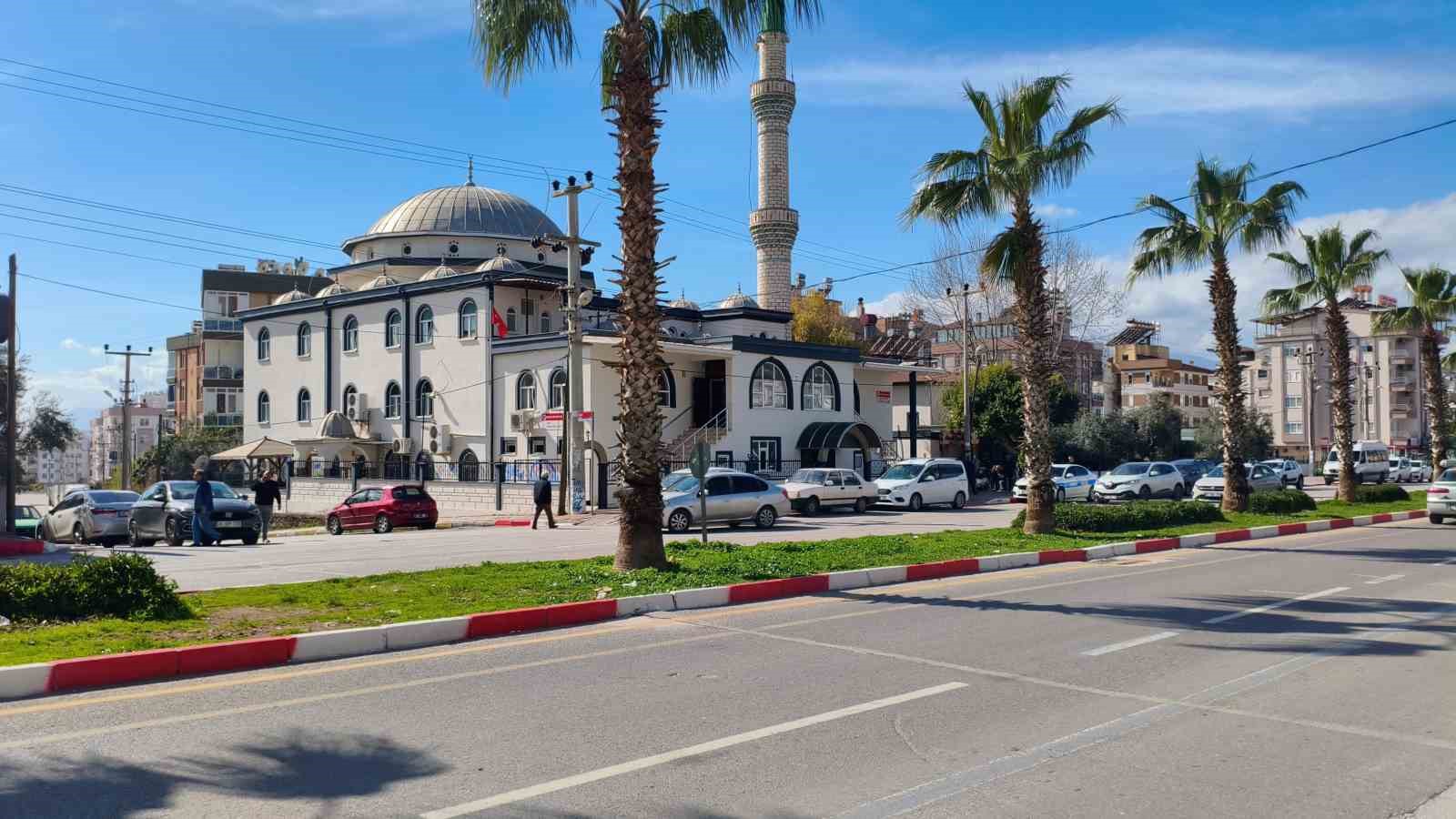 Teravih namazına giderken kazada hayatını kaybetti, kaza anı kamerada 6 teravih namazina giderken kazada hayatini kaybetti kaza ani kamerada 2 beganWCh