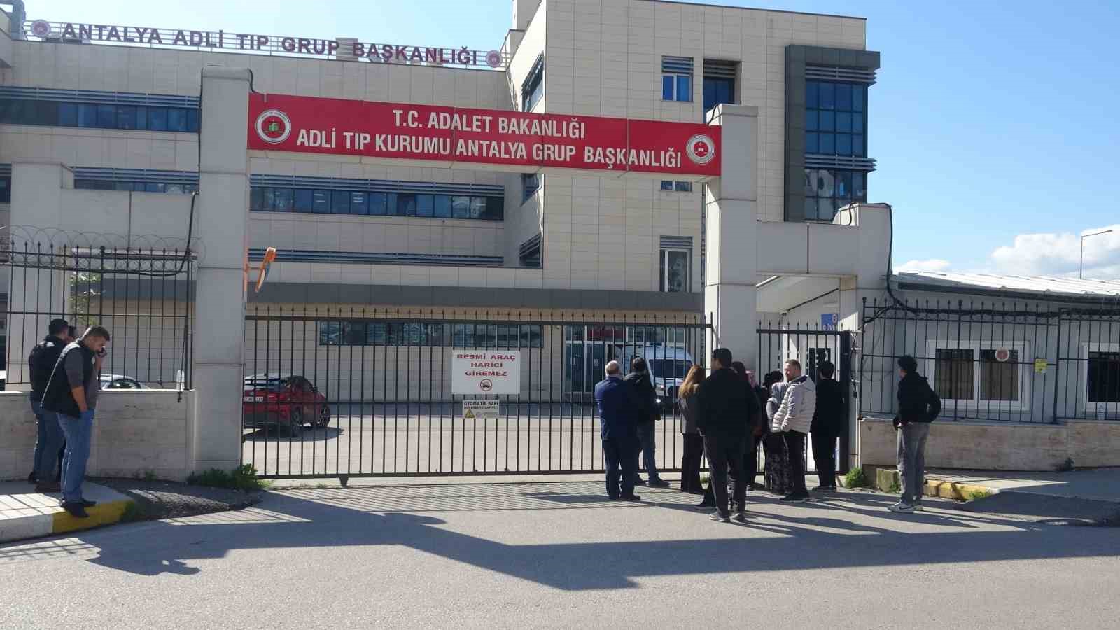 Teravih namazına giderken kazada hayatını kaybetti, kaza anı kamerada 9 teravih namazina giderken kazada hayatini kaybetti kaza ani kamerada 5 nhHlpg2r