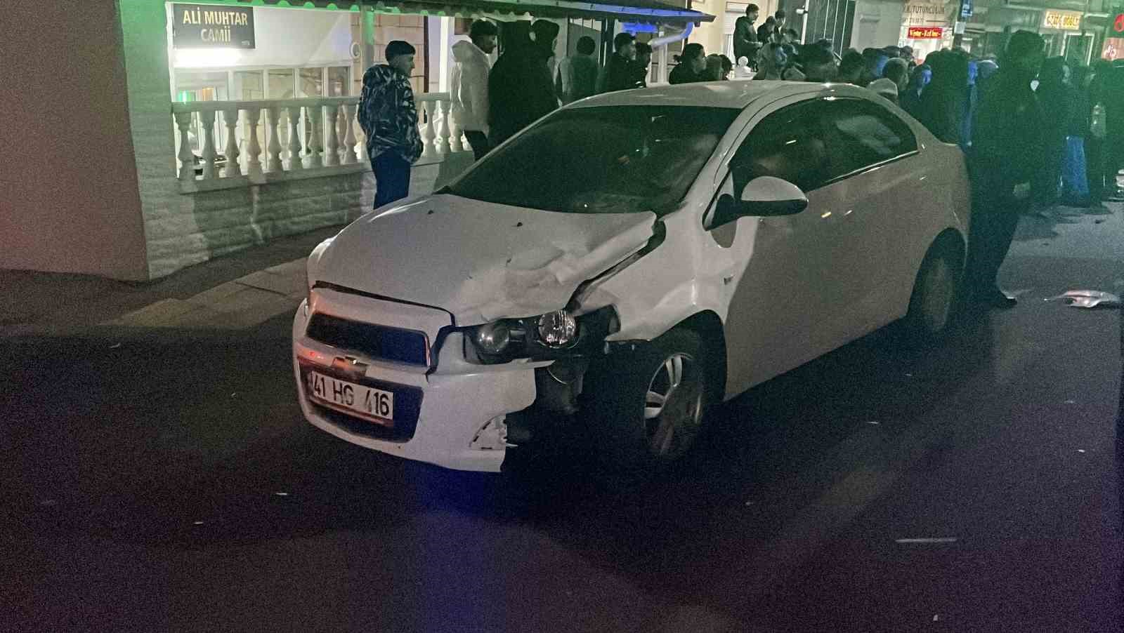 teravih namazina giderken otomobilin carptigi kadin hayatini kaybetti gelini yaralandi 4 2imOgCAy