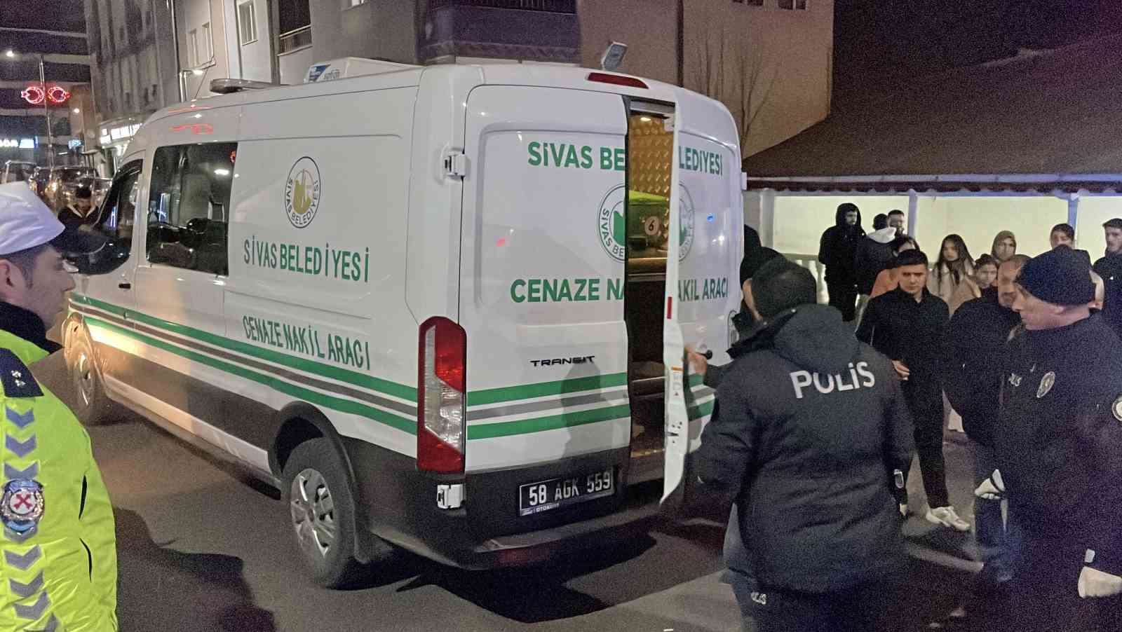 teravih namazina giderken otomobilin carptigi kadin hayatini kaybetti gelini yaralandi 6 QI6wMr72