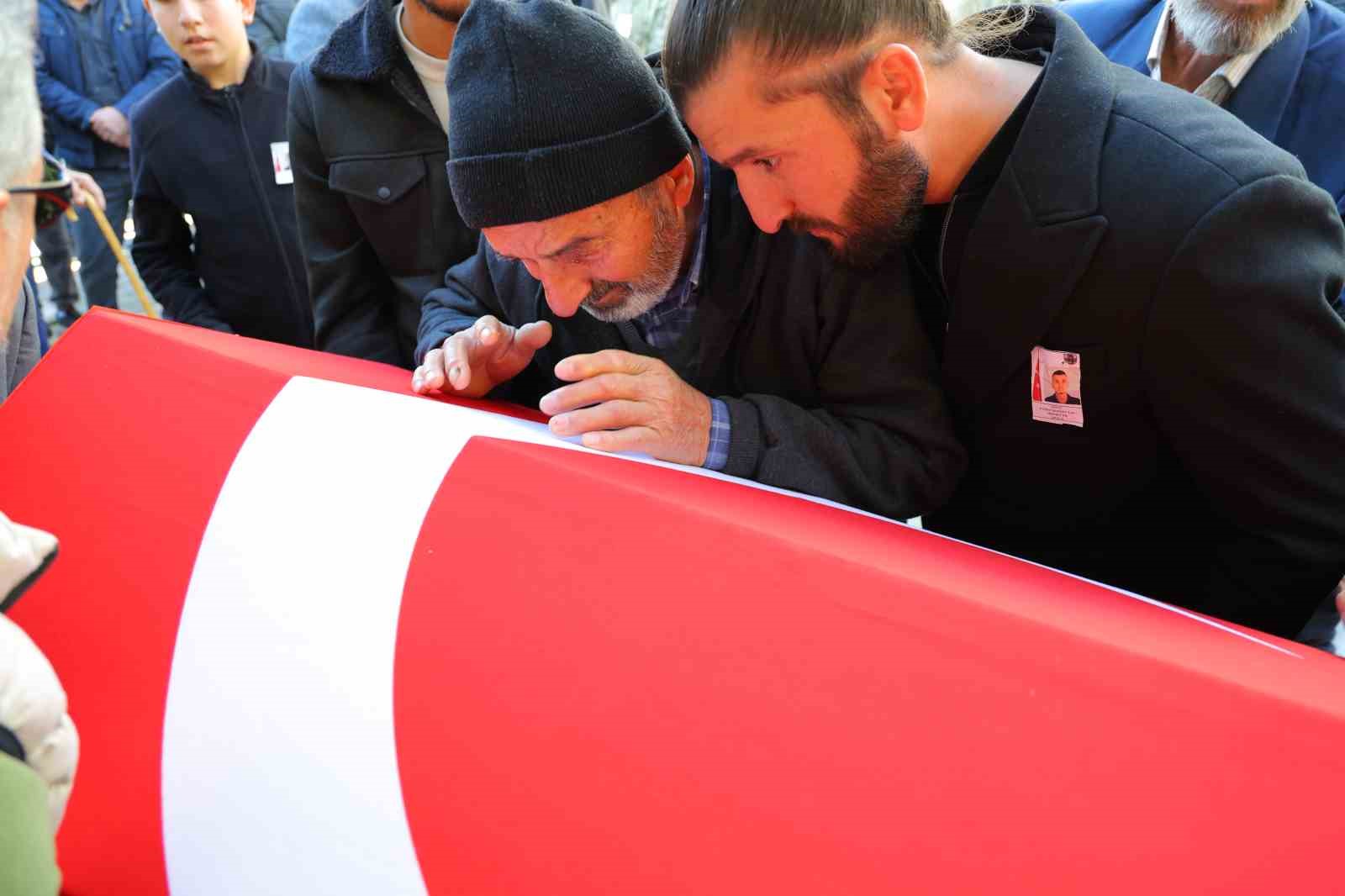 terhis olduktan 5 gun sonra vefat eden genc son yolculuguna ugurlandi 3 4Jvq22fD
