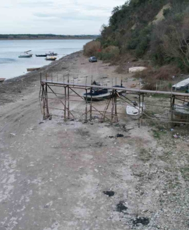 terkos-golunde-su-seviyesi-10-metre-cekildi-DWOihDhS.jpg