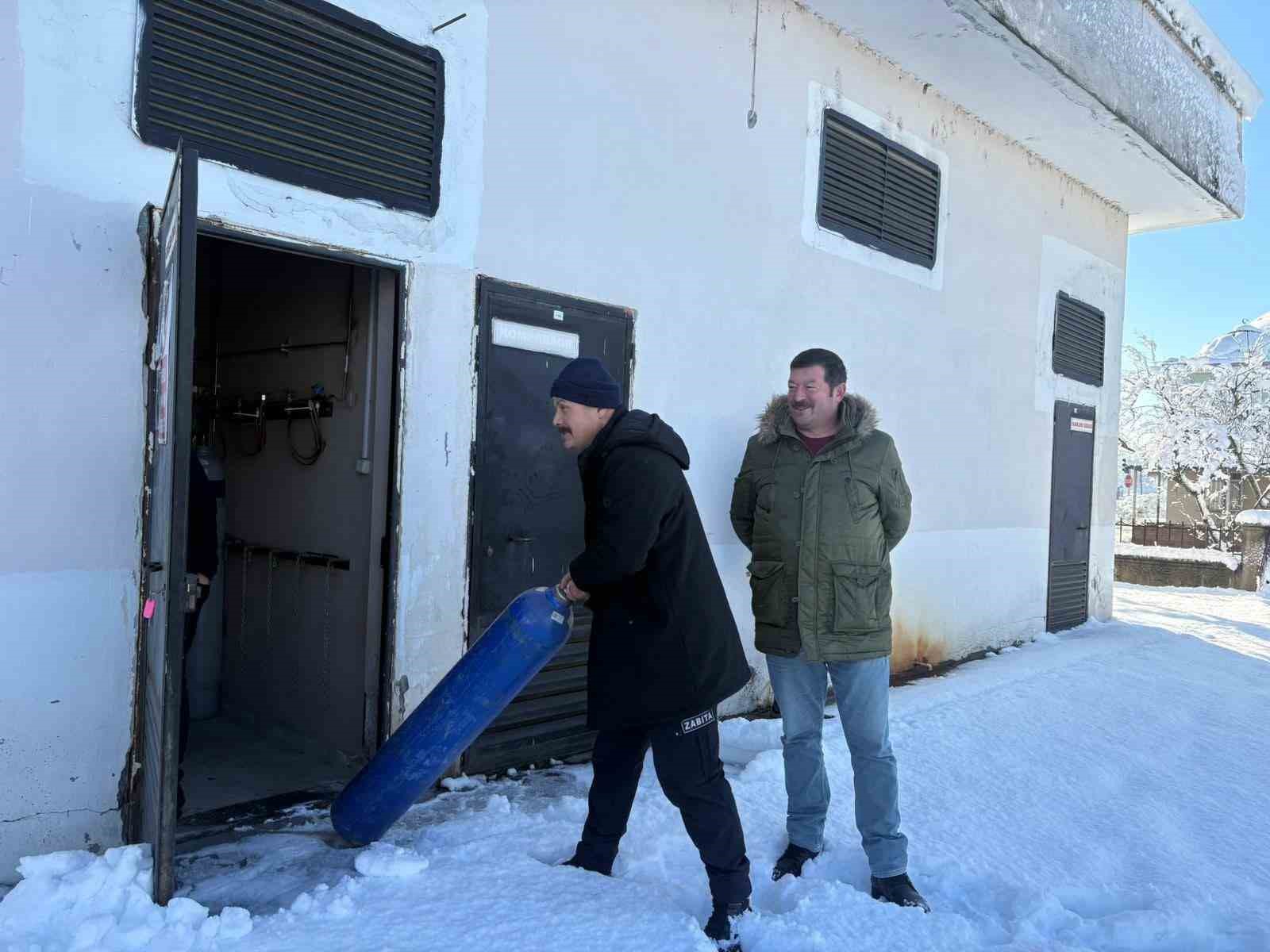 terme belediyesi 35 kilometre uzakliktaki hastaya nefes oldu 4 nPSC8bOA